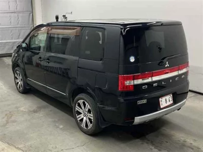 Mitsubishi DELICA D5