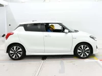 Suzuki SWIFT лот № 10107 оценка R  с аукциона в Японии 2