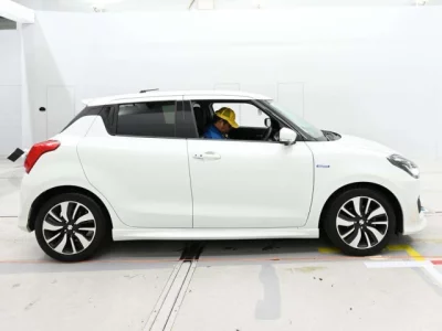 Suzuki SWIFT  с аукциона в Японии