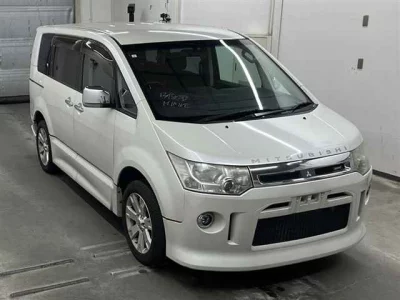 Mitsubishi DELICA D5