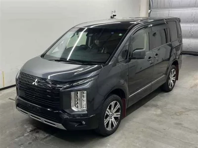 Mitsubishi DELICA D5