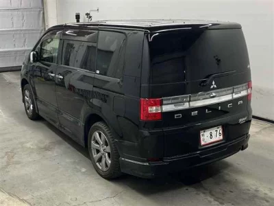 Mitsubishi DELICA D5