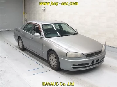 Nissan SKYLINE  с аукциона в Японии