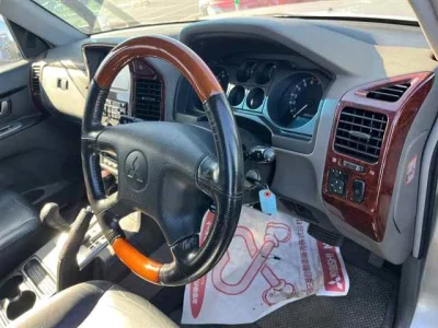 Mitsubishi PAJERO  с аукциона в Японии