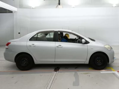 Toyota BELTA  с аукциона в Японии