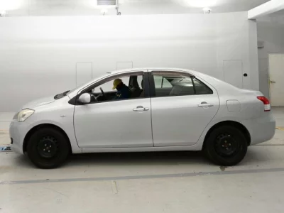 Toyota BELTA  с аукциона в Японии