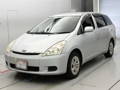Toyota WISH  с аукциона в Японии