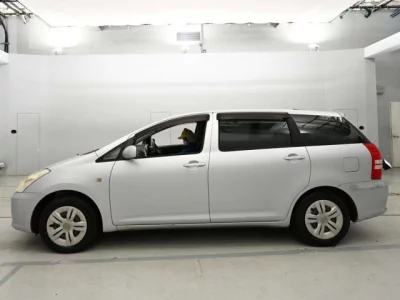 Toyota WISH  с аукциона в Японии