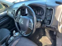 Mitsubishi OUTLANDER PHEV лот № 85034 оценка 3  с аукциона в Японии 2