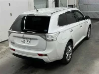 Mitsubishi OUTLANDER PHEV лот № 85034 оценка 3  с аукциона в Японии 4