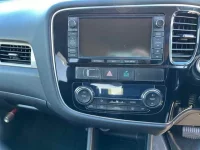 Mitsubishi OUTLANDER PHEV лот № 85034 оценка 3  с аукциона в Японии 5