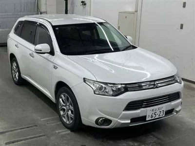 Mitsubishi OUTLANDER PHEV  с аукциона в Японии
