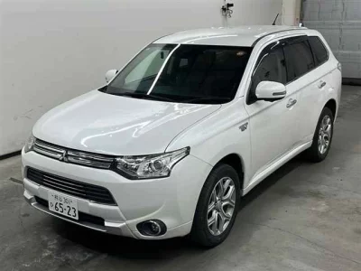 Mitsubishi OUTLANDER PHEV  с аукциона в Японии