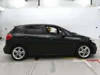 BMW 2-Series лот № 38165 оценка 4  с аукциона в Японии 2
