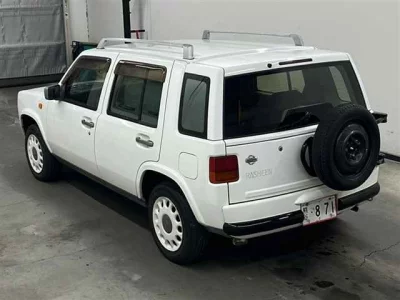 Nissan RASHEEN
