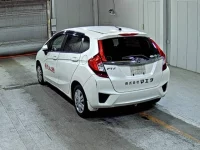 Honda FIT лот № 8110 оценка R  с аукциона в Японии 1