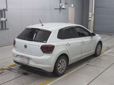 Volkswagen POLO  с аукциона в Японии