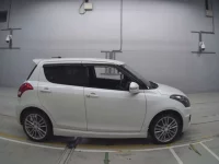 Suzuki SWIFT лот № 36161 оценка 4  с аукциона в Японии 2