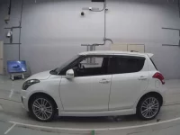 Suzuki SWIFT лот № 36161 оценка 4  с аукциона в Японии 3