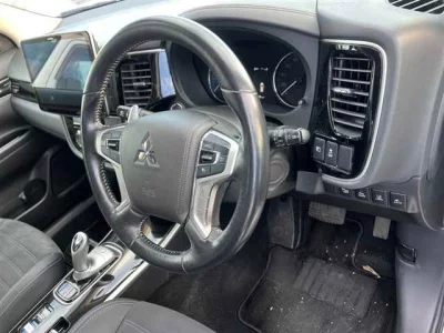 Mitsubishi OUTLANDER PHEV