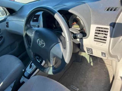 Toyota COROLLA AXIO  с аукциона в Японии