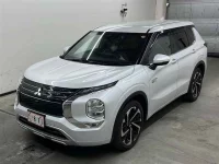 Mitsubishi OUTLANDER PHEV лот № 15141 оценка 4  с аукциона в Японии 3