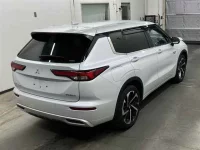 Mitsubishi OUTLANDER PHEV лот № 15141 оценка 4  с аукциона в Японии 4