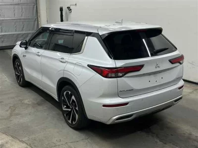 Mitsubishi OUTLANDER PHEV  с аукциона в Японии
