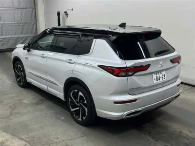 Mitsubishi OUTLANDER PHEV  с аукциона в Японии