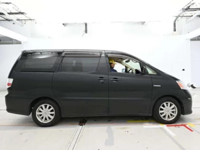 Toyota ALPHARD  с аукциона в Японии