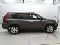 Nissan X-TRAIL лот № 10220 оценка 3.5  с аукциона в Японии 2