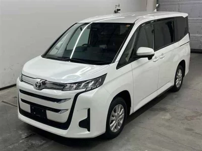 Toyota NOAH  с аукциона в Японии