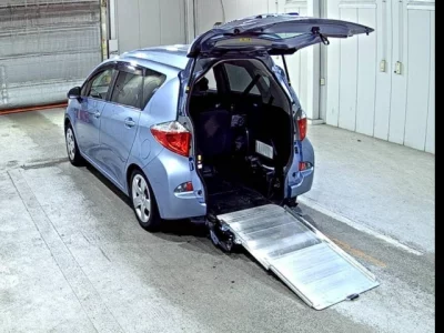 Toyota RACTIS  с аукциона в Японии