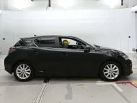 Lexus CT лот № 10227 оценка 3.5  с аукциона в Японии 2