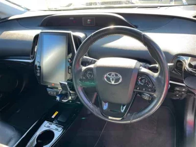 Toyota PRIUS PHV  с аукциона в Японии