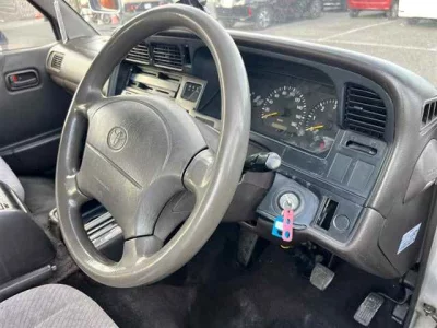 Toyota HIACE  с аукциона в Японии