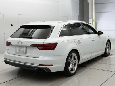 Audi A4  с аукциона в Японии