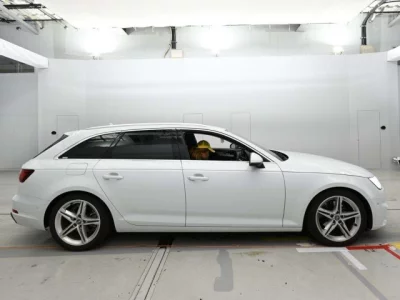 Audi A4  с аукциона в Японии