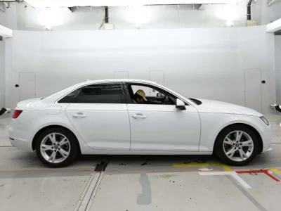 Audi A4  с аукциона в Японии