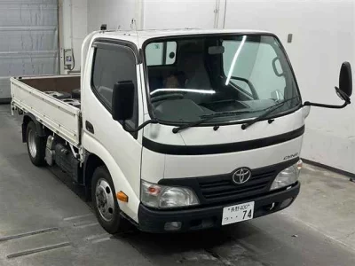 Toyota DYNA  с аукциона в Японии