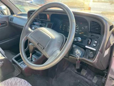 Toyota HIACE  с аукциона в Японии