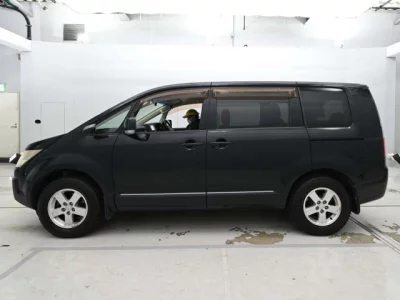 Mitsubishi DELICA D5  с аукциона в Японии