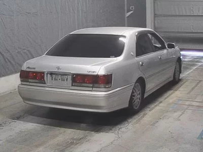 Toyota CROWN  с аукциона в Японии