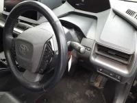 Toyota PRIUS лот № 30013 оценка 4  с аукциона в Японии 6