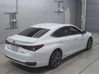 Lexus ES лот № 30018 оценка 3.5  с аукциона в Японии 1