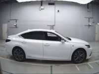Lexus ES лот № 30018 оценка 3.5  с аукциона в Японии 2