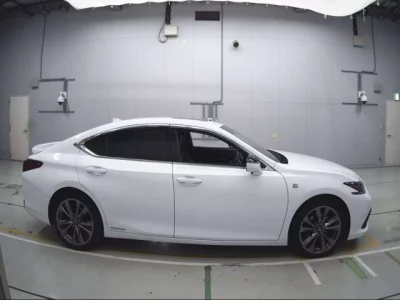 Lexus ES  с аукциона в Японии