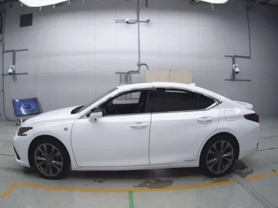 Lexus ES  с аукциона в Японии
