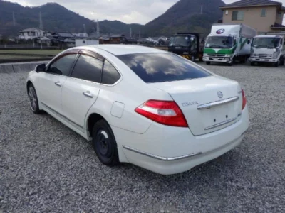 Nissan TEANA