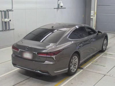 Lexus LS  с аукциона в Японии